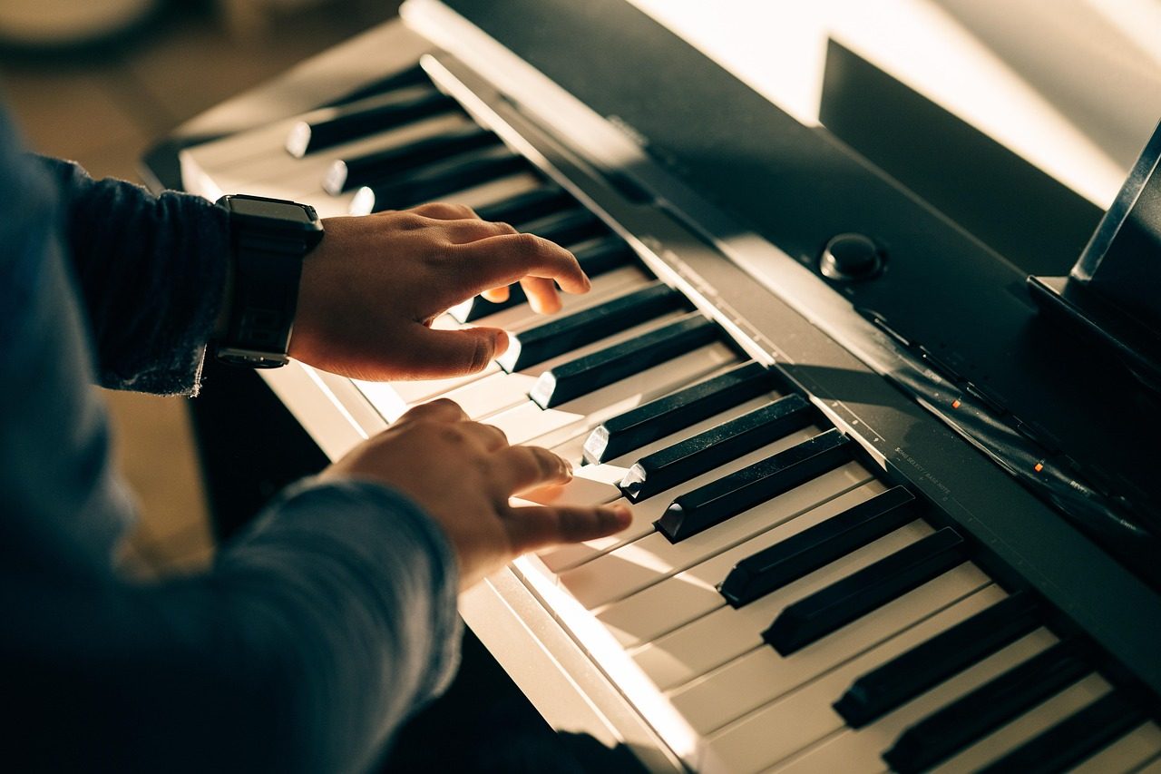 piano, nature, cinematic, playing piano, moody, music, instrument, melody, melancholic, sunlight, blackpiano, sunset, alone, solitude